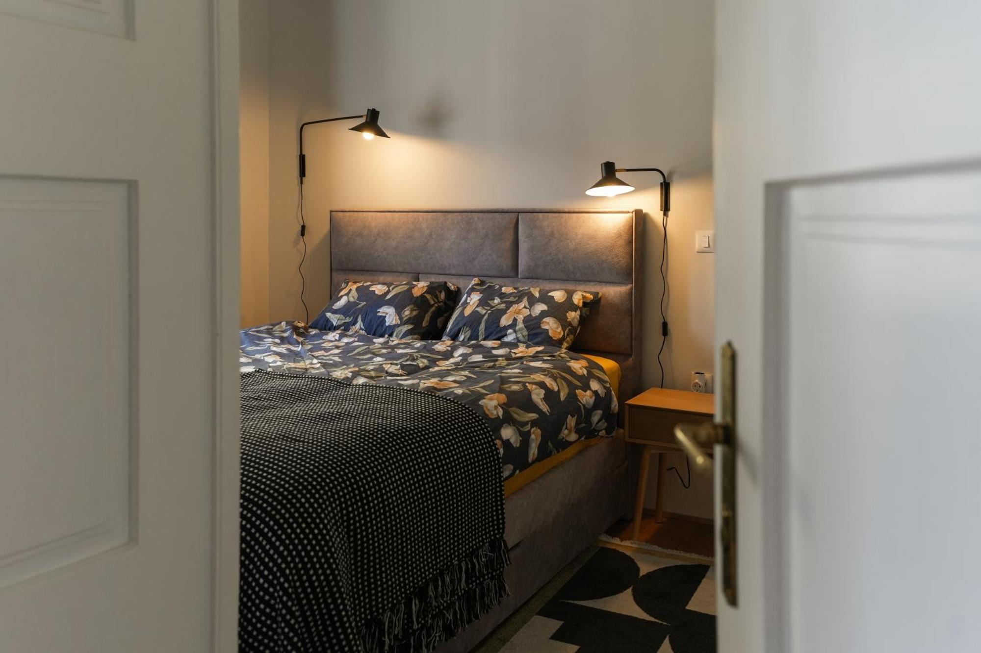 Ludwig - Films & Movies Collection Apartma Zagreb
