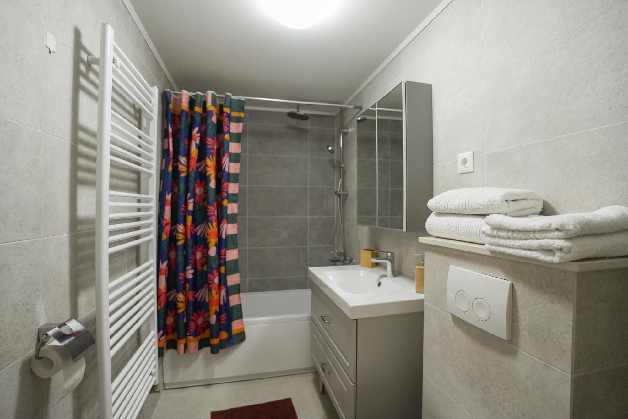 Apartma Ludwig - Films & Movies Collection
