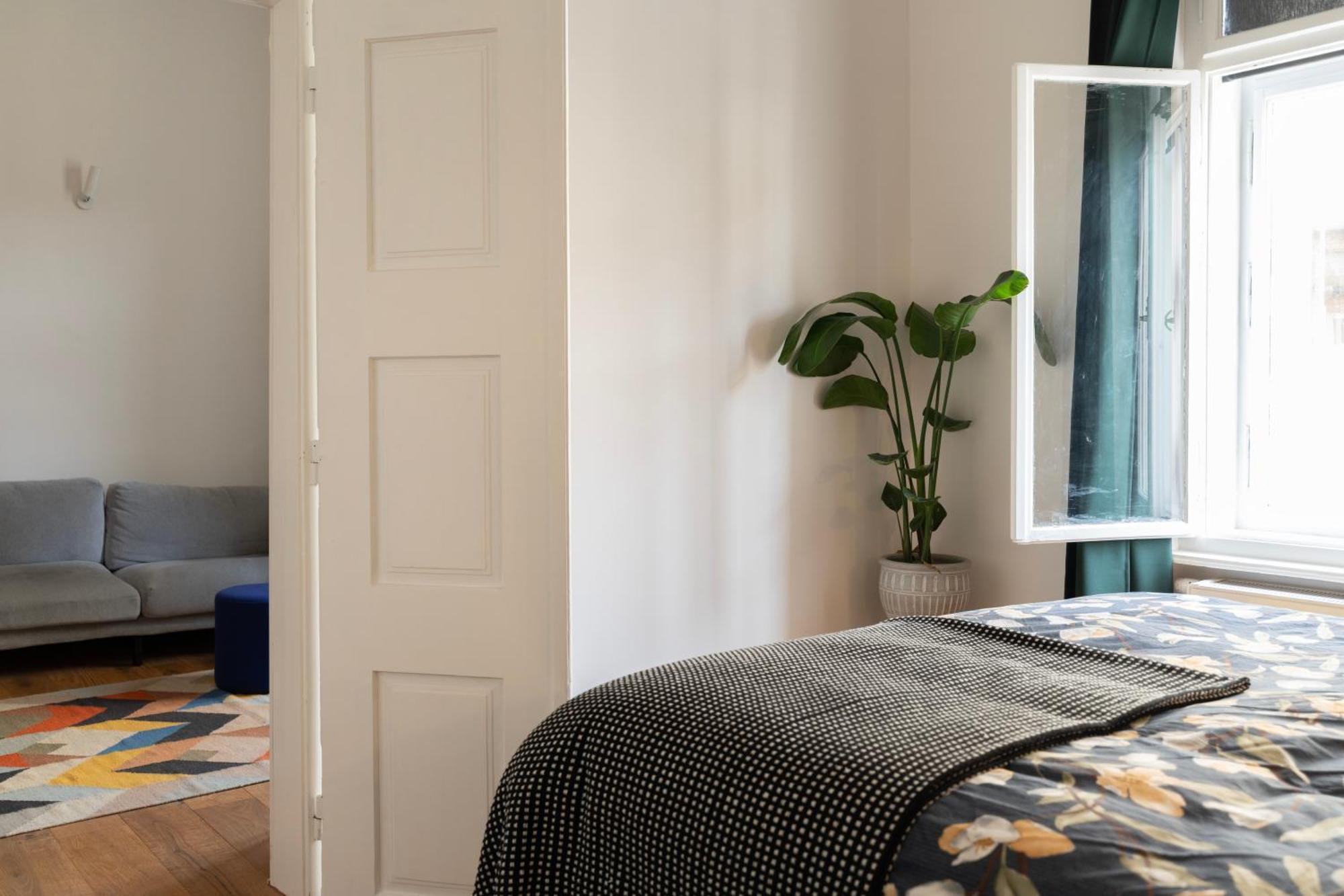 Apartma Ludwig - Films & Movies Collection